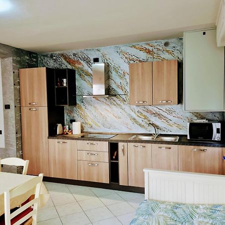 Kidonia - Iseo Lake Apartmens Sale Marasino Kültér fotó